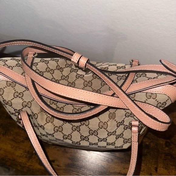 Gucci GG Canvas Medium Bree Bag - Picture 11 of 16